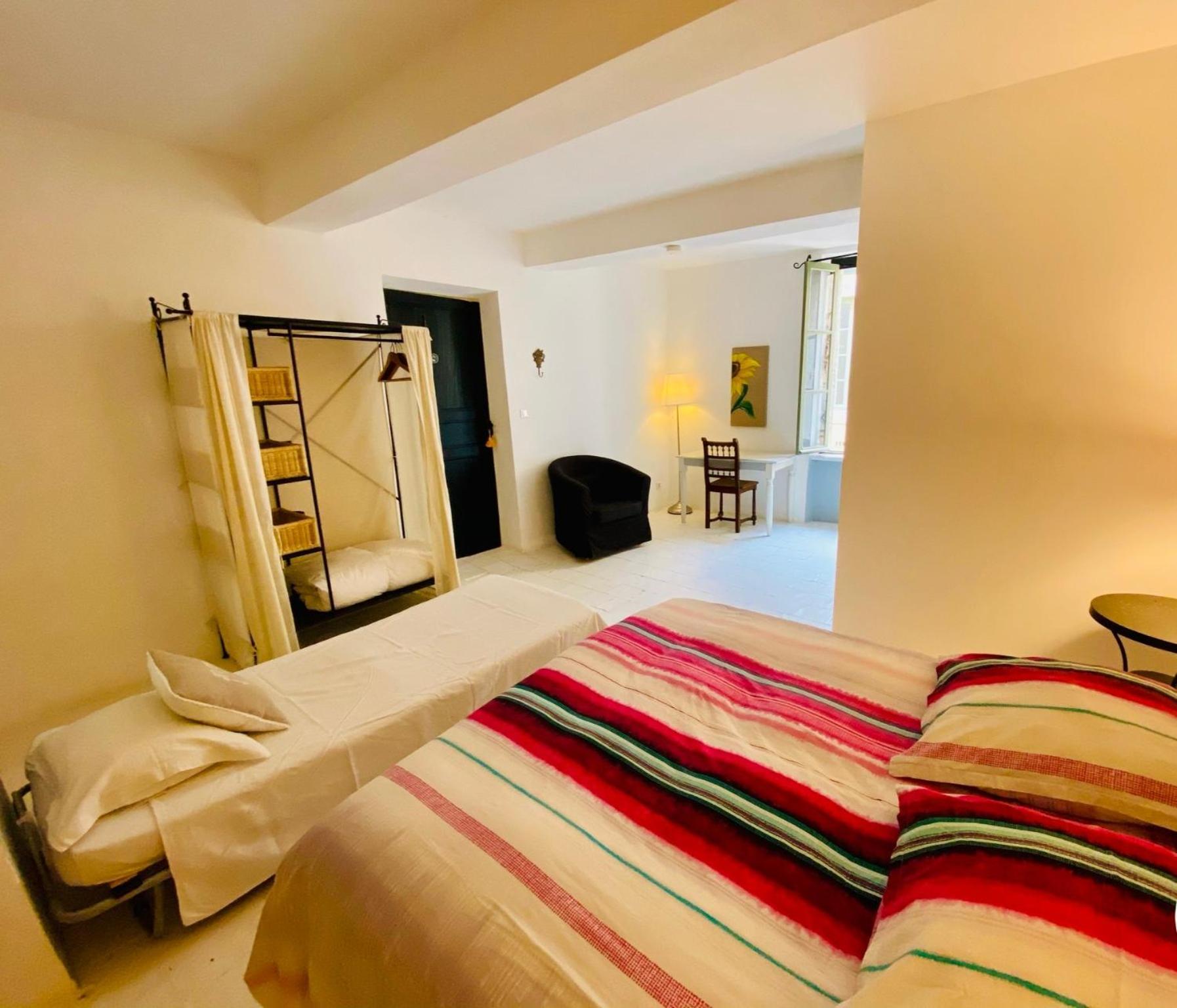 Les Chambres De La Villa Eugenie Lézignan-Corbières Εξωτερικό φωτογραφία